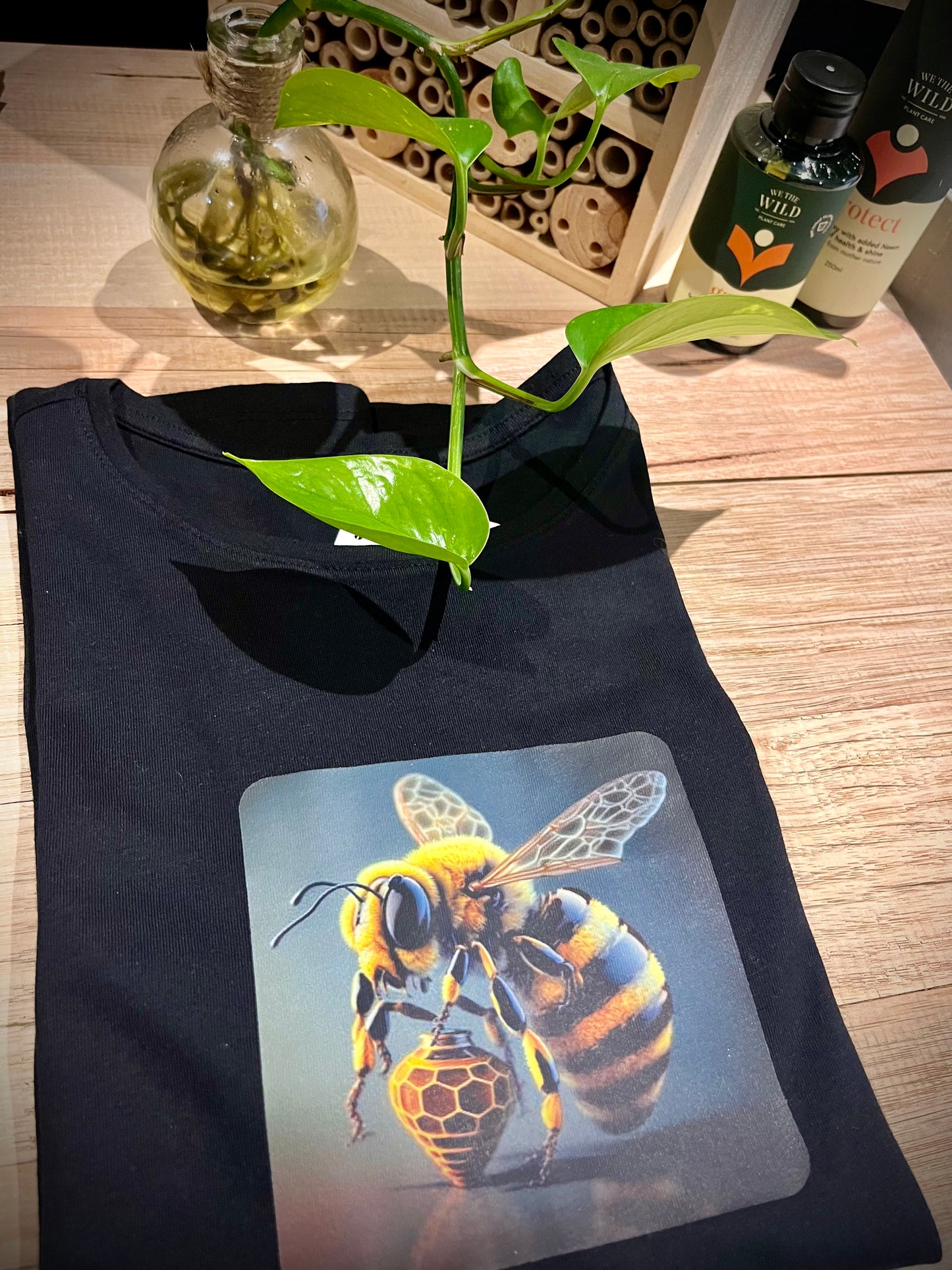 Honey Pot Bee - Men's and Ladies Crewneck T-shirt π